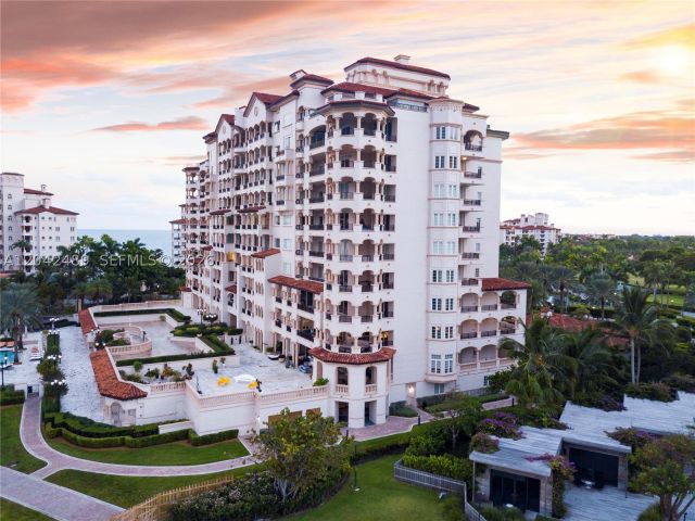 4-bedroom condo for rent in Miami Beach - 7141 Fisher Island Dr 7141 - MondialRealty