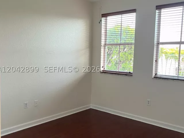 4-bedroom home for rent in Doral - 10861 NW 85th Ter - MondialRealty
