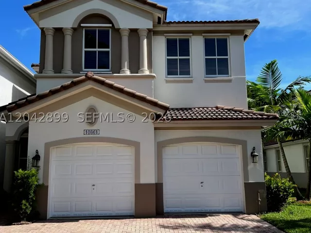 4-bedroom home for rent in Doral - 10861 NW 85th Ter - MondialRealty