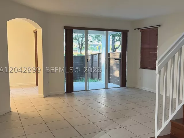 4-bedroom home for rent in Doral - 10861 NW 85th Ter - MondialRealty