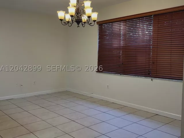 4-bedroom home for rent in Doral - 10861 NW 85th Ter - MondialRealty
