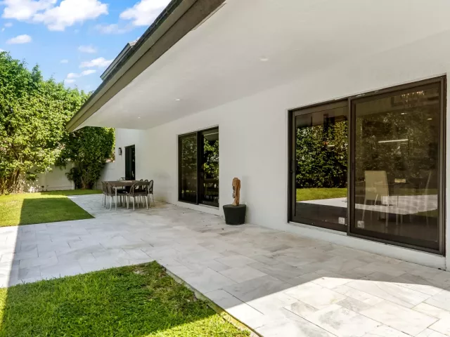4-bedroom home for sale in Boca Raton - 501 Sandpiper Way - MondialRealty