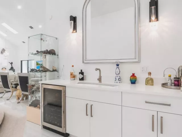 4-bedroom home for sale in Boca Raton - 501 Sandpiper Way - MondialRealty