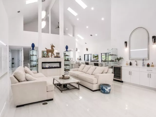 4-bedroom home for sale in Boca Raton - 501 Sandpiper Way - MondialRealty