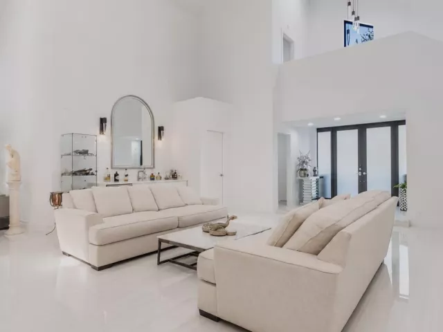 4-bedroom home for sale in Boca Raton - 501 Sandpiper Way - MondialRealty