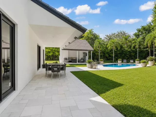 4-bedroom home for sale in Boca Raton - 501 Sandpiper Way - MondialRealty