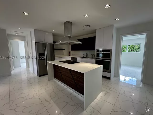 4-bedroom home for rent in Miami - 10010 SW 162nd St - MondialRealty