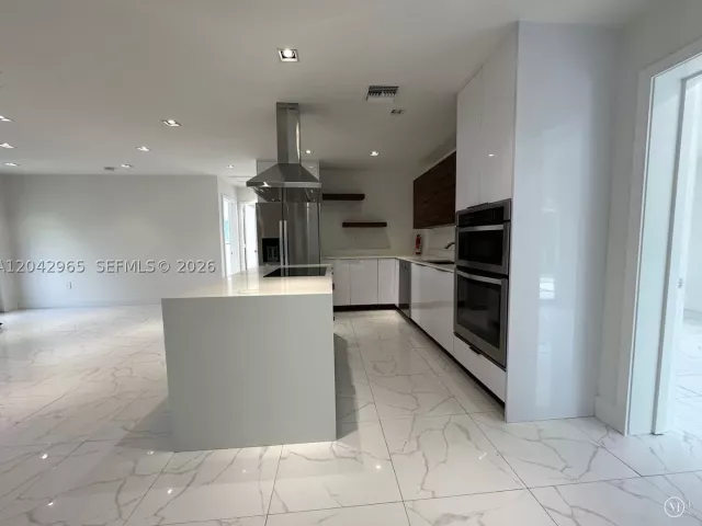 4-bedroom home for rent in Miami - 10010 SW 162nd St - MondialRealty