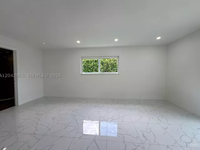 4-bedroom home for rent in Miami - 10010 SW 162nd St - MondialRealty