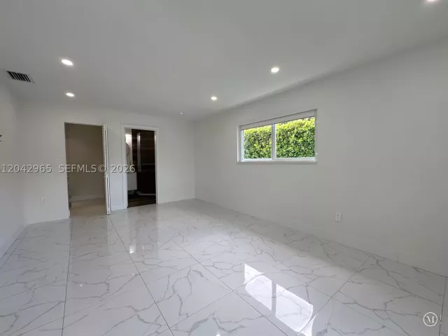 4-bedroom home for rent in Miami - 10010 SW 162nd St - MondialRealty