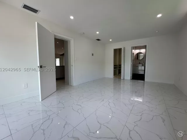 4-bedroom home for rent in Miami - 10010 SW 162nd St - MondialRealty