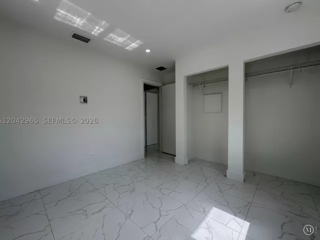 4-bedroom home for rent in Miami - 10010 SW 162nd St - MondialRealty