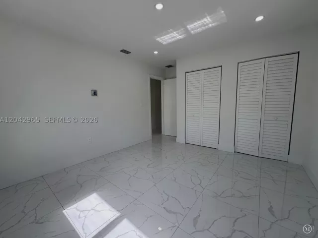 4-bedroom home for rent in Miami - 10010 SW 162nd St - MondialRealty