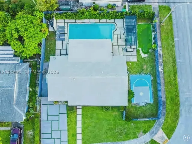 4-bedroom home for rent in Miami - 10010 SW 162nd St - MondialRealty