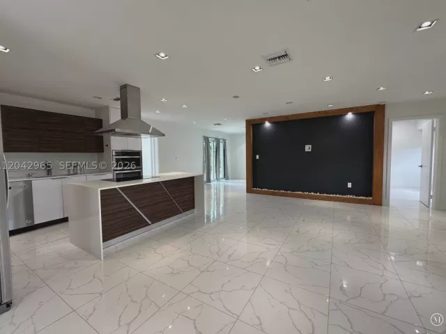 4-bedroom home for rent in Miami - 10010 SW 162nd St - MondialRealty