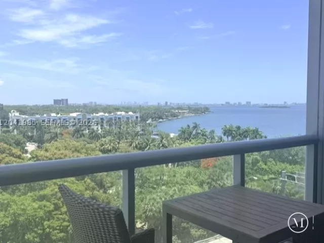 2-bedroom condo for rent in Miami - 601 NE 36th St 803 - MondialRealty