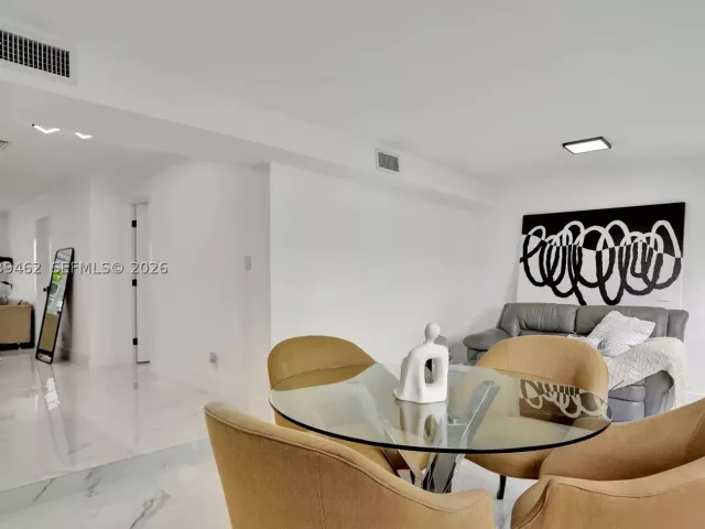 4-bedroom home for rent in Pompano Beach - 1220 NE 8 St - MondialRealty