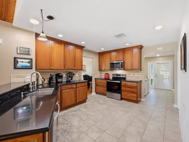 3-bedroom home for sale in Deerfield Beach - 1401 SW 28th Terrace - MondialRealty