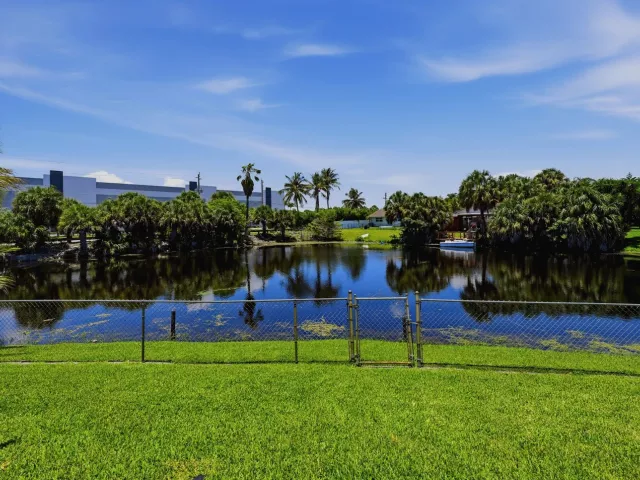 3-bedroom home for sale in Deerfield Beach - 1401 SW 28th Terrace - MondialRealty