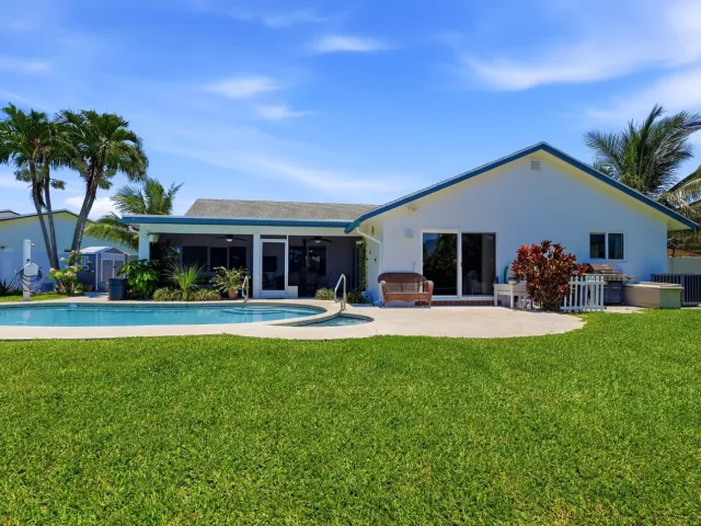 3-bedroom home for sale in Deerfield Beach - 1401 SW 28th Terrace - MondialRealty