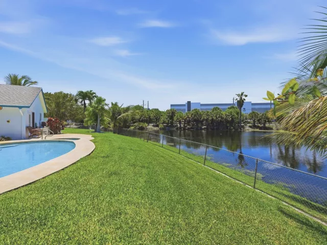 3-bedroom home for sale in Deerfield Beach - 1401 SW 28th Terrace - MondialRealty