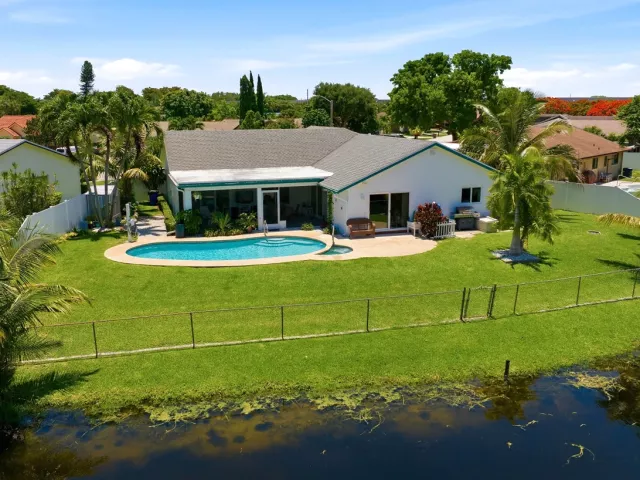 3-bedroom home for sale in Deerfield Beach - 1401 SW 28th Terrace - MondialRealty