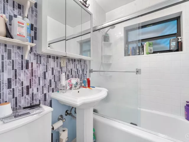 2-bedroom home for sale in Fort Lauderdale - 1326 SW 23rd Avenue - MondialRealty