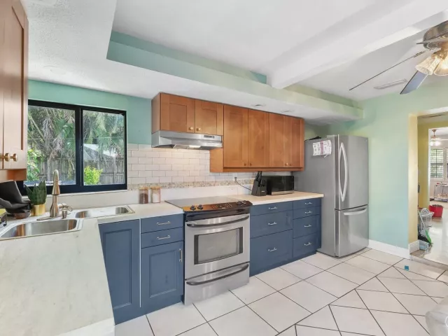 2-bedroom home for sale in Fort Lauderdale - 1326 SW 23rd Avenue - MondialRealty