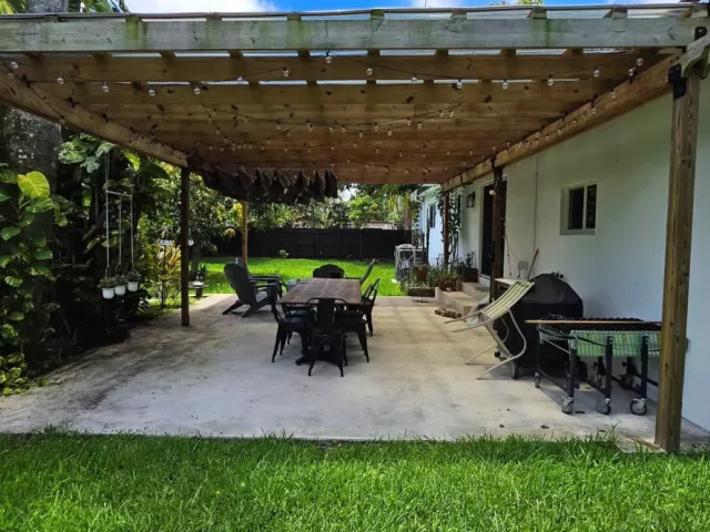 3-bedroom home for sale in Miami - 13501 NE Miami Ct - MondialRealty