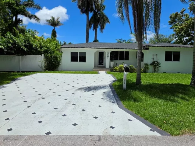 3-bedroom home for sale in Miami - 13501 NE Miami Ct - MondialRealty