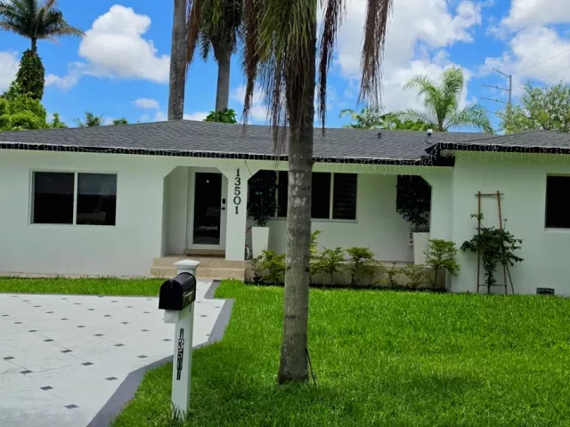 3-bedroom home for sale in Miami - 13501 NE Miami Ct - MondialRealty