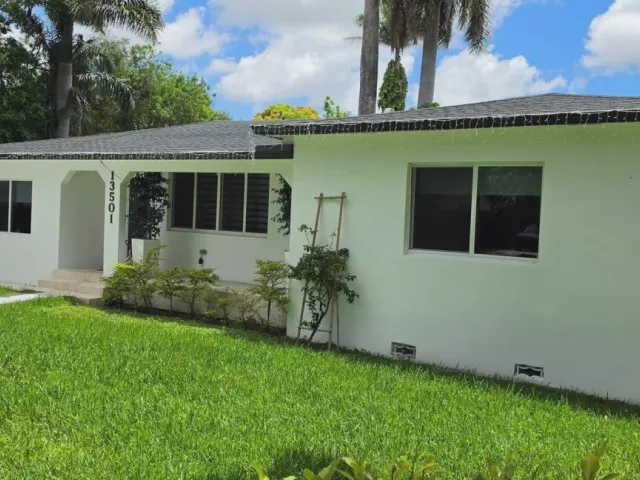 3-bedroom home for sale in Miami - 13501 NE Miami Ct - MondialRealty