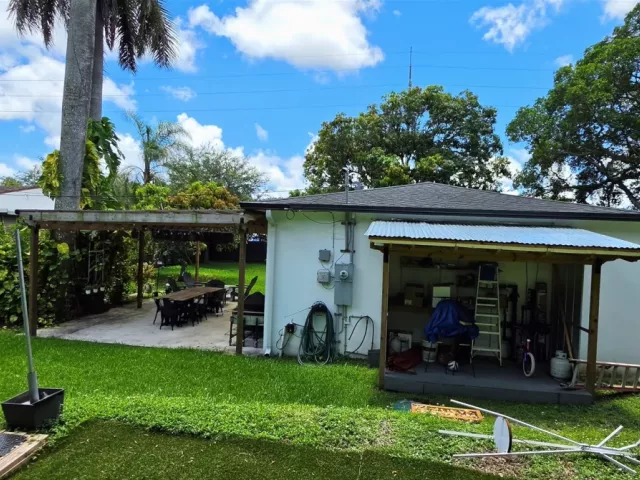 3-bedroom home for sale in Miami - 13501 NE Miami Ct - MondialRealty