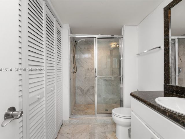 2-bedroom condo for rent in Sunny Isles Beach - 16400 Collins Ave 942 - MondialRealty