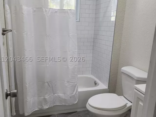 3-bedroom home for rent in Miami - 103 NW 35th St - MondialRealty