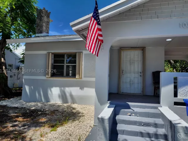 3-bedroom home for rent in Miami - 103 NW 35th St - MondialRealty