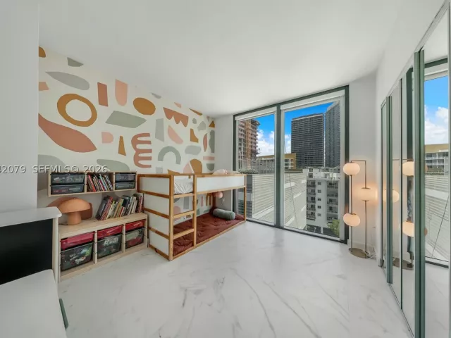 2-bedroom condo for sale in Miami - 460 NE 28th St 701 - MondialRealty