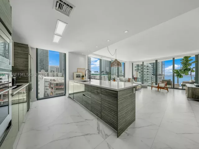 2-bedroom condo for sale in Miami - 460 NE 28th St 701 - MondialRealty