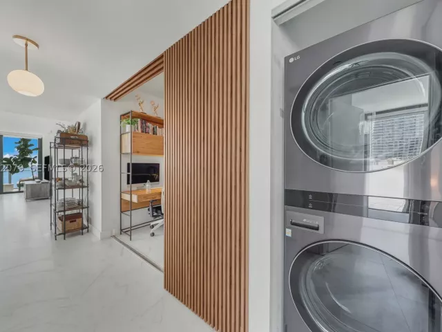 2-bedroom condo for sale in Miami - 460 NE 28th St 701 - MondialRealty