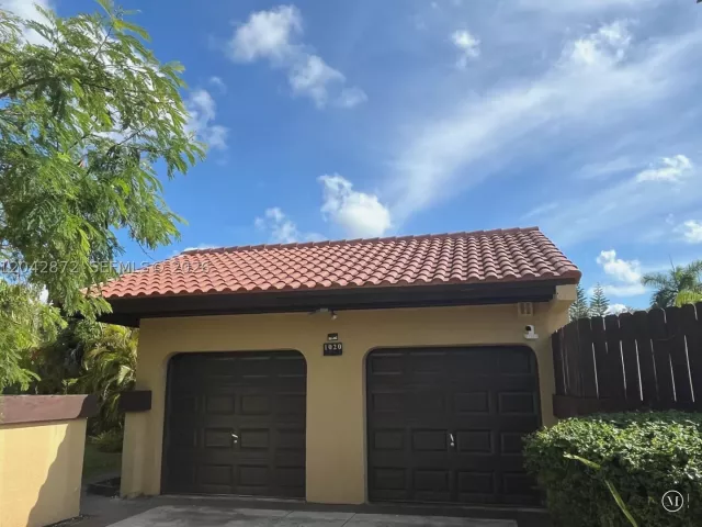 2-bedroom home for sale in Miami - 1020 NE 202nd Ter - MondialRealty