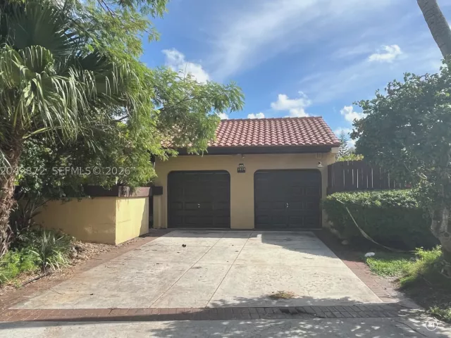 2-bedroom home for sale in Miami - 1020 NE 202nd Ter - MondialRealty