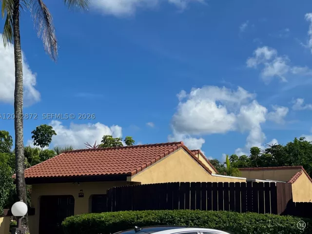 2-bedroom home for sale in Miami - 1020 NE 202nd Ter - MondialRealty