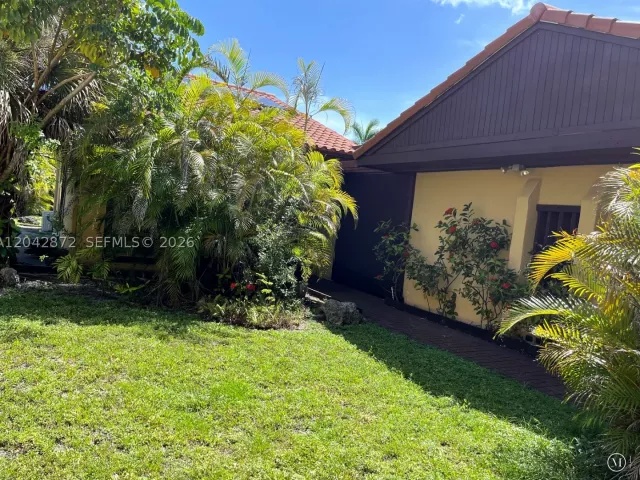 2-bedroom home for sale in Miami - 1020 NE 202nd Ter - MondialRealty