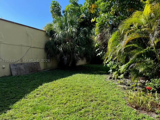 2-bedroom home for sale in Miami - 1020 NE 202nd Ter - MondialRealty