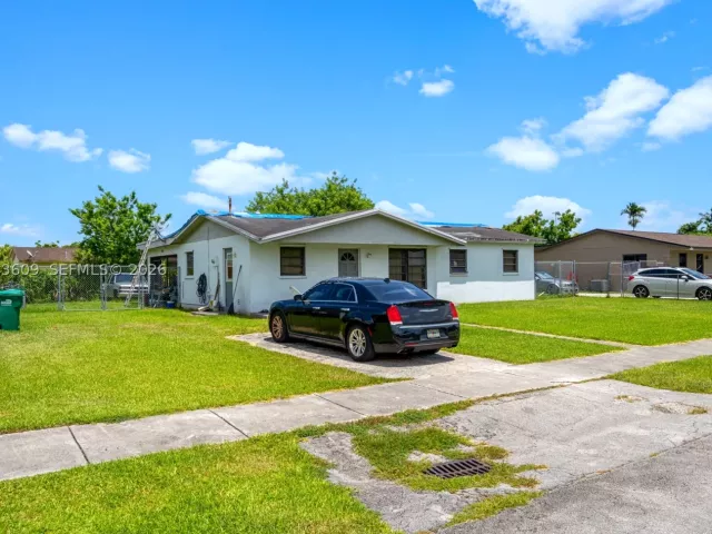 3-bedroom home for sale in Miami - 14125 SW 109th Pl - MondialRealty