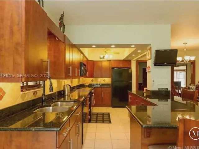4-bedroom home for sale in Miami - 5931 SW 46th St - MondialRealty