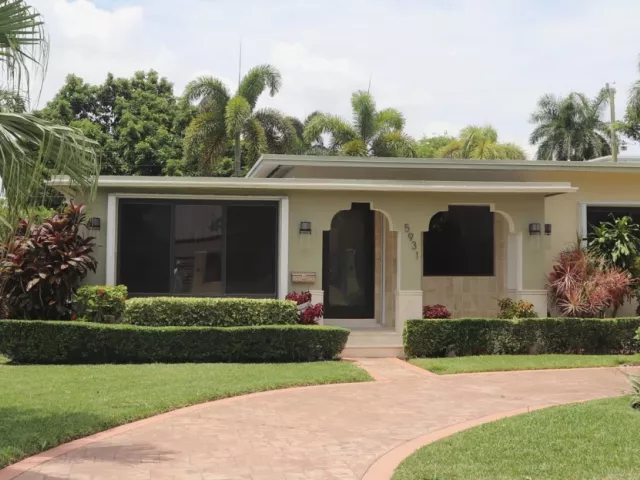 4-bedroom home for sale in Miami - 5931 SW 46th St - MondialRealty