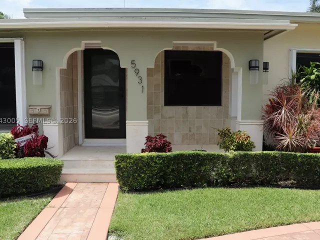 4-bedroom home for sale in Miami - 5931 SW 46th St - MondialRealty