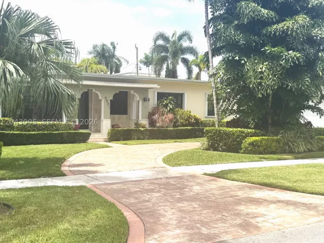 4-bedroom home for sale in Miami - 5931 SW 46th St - MondialRealty