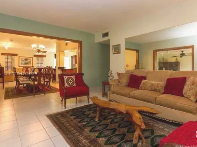 4-bedroom home for sale in Miami - 5931 SW 46th St - MondialRealty